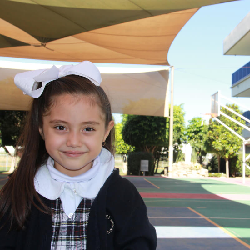 Alumna de primaria del Instituto Cumbres Oaxaca.